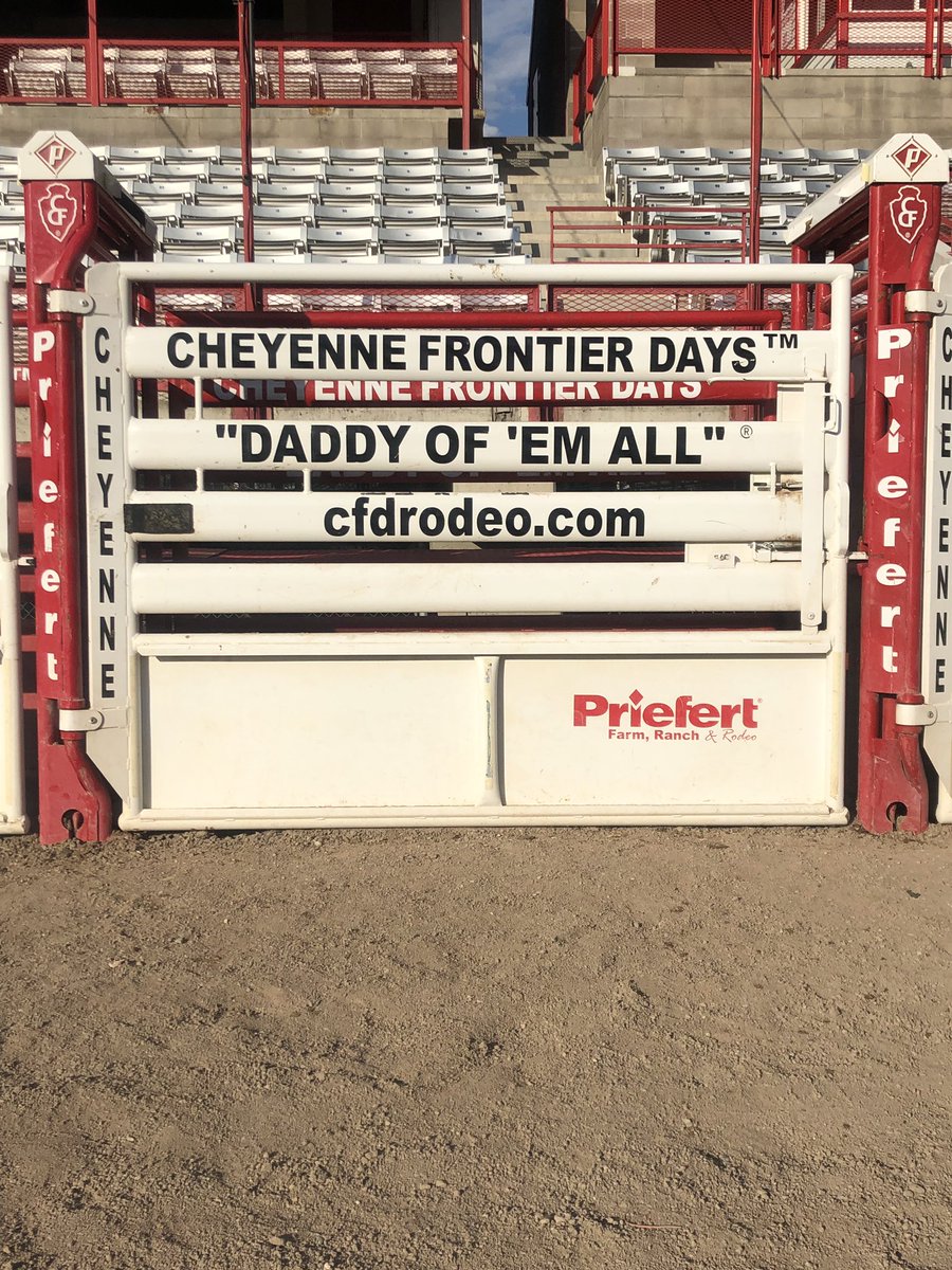 BannowskyLaith's tweet photo. Nobody at the front gate? That checks as a pass #CHEYENNE https://t.co/gTnMzCcp5Y