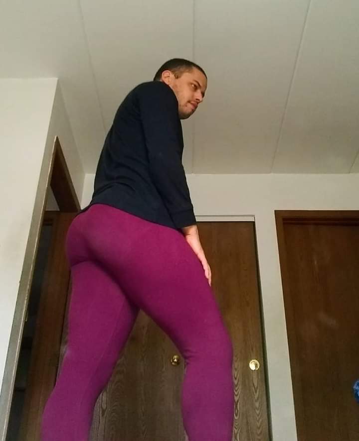 movies_4life's tweet photo. Love my leggings. Nothing better than leggings.🤗🤗🤗🤗 #greyleggings #blackleggings #maroonleggings #leggings #tights #menintights #yogapants #yogaleggings #meggings #guysinleggings #meninleggings #mensfashion #fashion #tightsformen #whiteturtleneck #turtleneck #blackturtleneck https://t.co/HIkHiFGsXb
