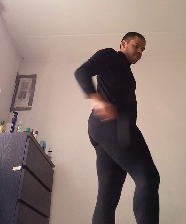 movies_4life's tweet photo. Love my leggings. Nothing better than leggings.🤗🤗🤗🤗 #greyleggings #blackleggings #maroonleggings #leggings #tights #menintights #yogapants #yogaleggings #meggings #guysinleggings #meninleggings #mensfashion #fashion #tightsformen #whiteturtleneck #turtleneck #blackturtleneck https://t.co/HIkHiFGsXb