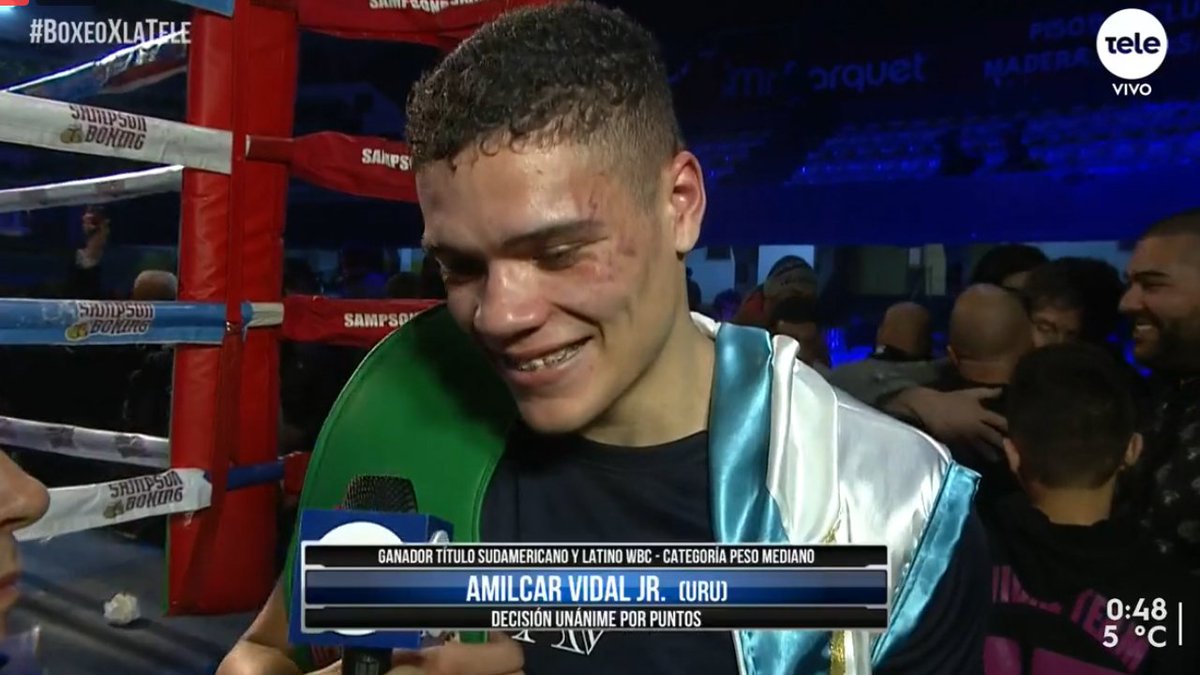 teledoce's tweet photo. @AmilcarVidalJr1 @carlosirusta @MKesman @WBCBoxing Habla @AmilcarVidalJr1 con @MKesman y @carlosirusta: "Sabía que el rival era duro pero a mí también me gusta boxear largo. Me sentí cómodo y traté de laburar la pelea". #BoxeoxLaTele https://t.co/pGUpatviyb
