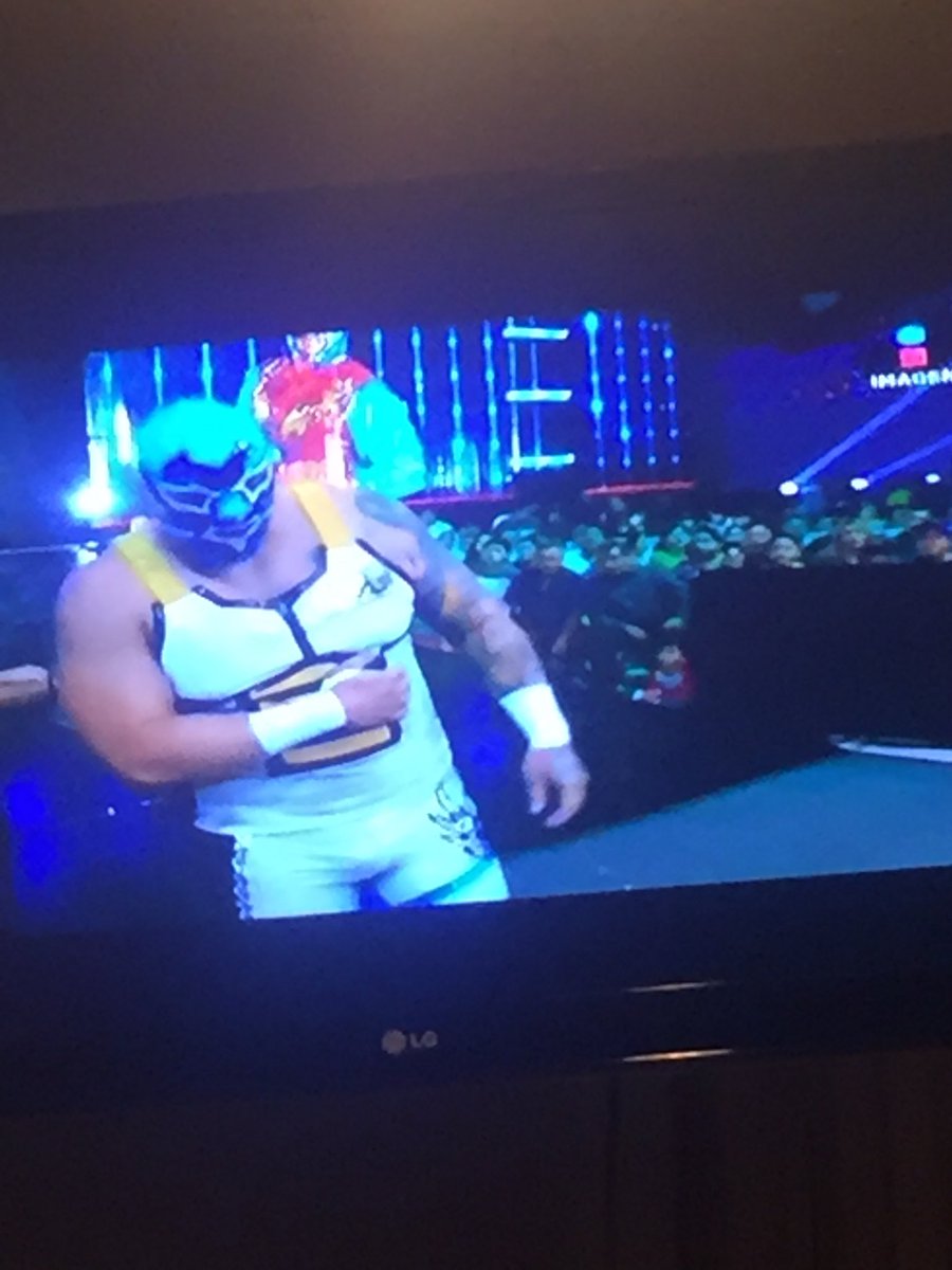 JORGEMILHE's tweet image. Mis respetos para #Hijo2Caras salir al ring ⁦@NacionLucha⁩ para la #LuchaPorElPoder después de ser atacado por la facción de marrcenarips que comanda ⁦@kamillebrick⁩ !