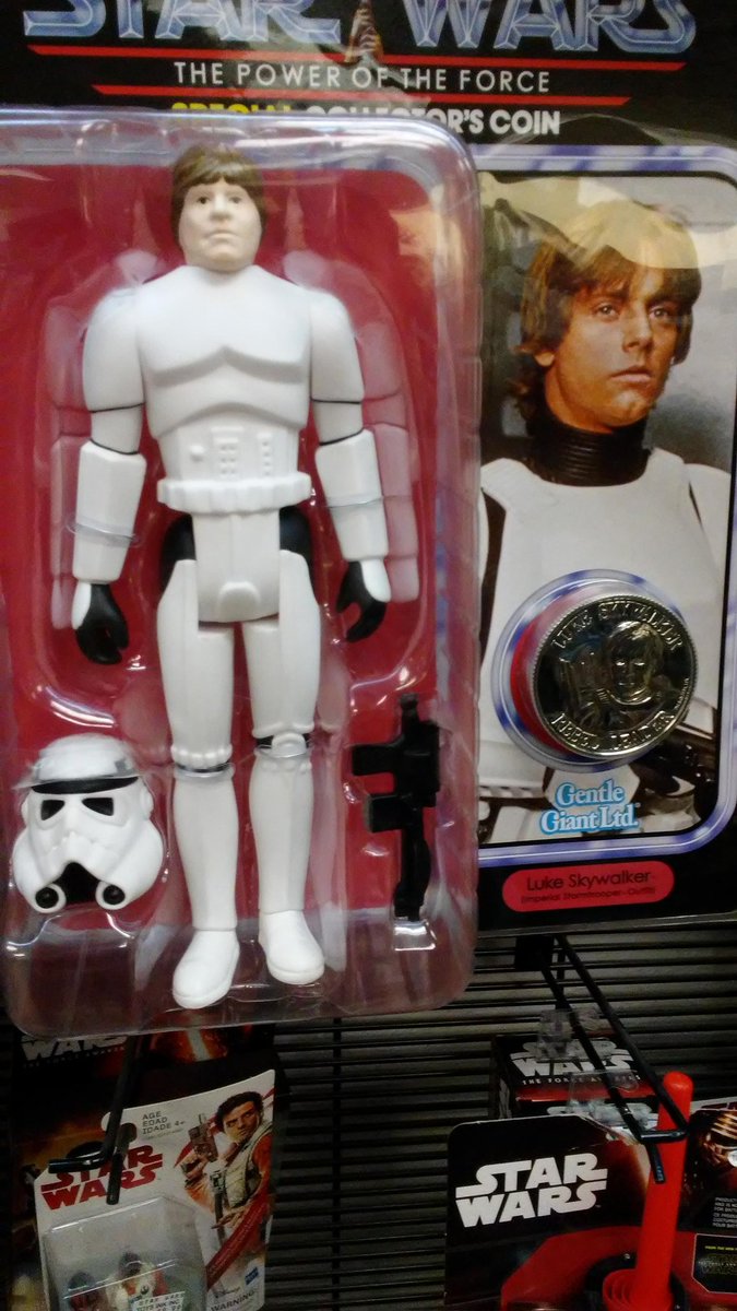 nico_seijas's tweet photo. Hi @HamillHimself , what happened to you here buddy? #FatLuke #TheChubbyStrikesBack https://t.co/OIEqoHw8RL