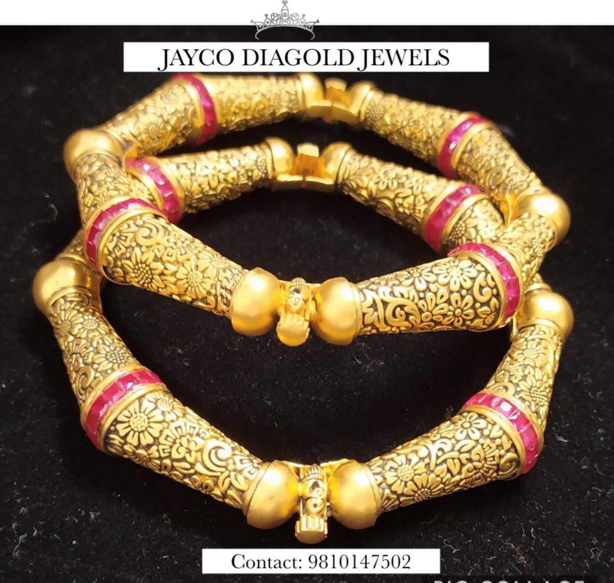 Gold caricatures and intricate designs 😻 
GOLD KANGAN 
Jayco Diagold Jewels 💎 
Contact: 9810147502

#kangan #indianjewellery #jewelleryofinstagram #puregoldjewellery #bangles 
#indianweddingjewellery