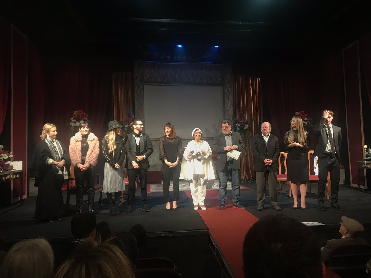 KattyaGonzalez9's tweet photo. “El ⚰️ Funeral” una comedia fantástica! 
Grandiosos los protagonistas Margarita Irun y Jose Luis Ardissone 
Salud por el teatro 🎭 Salud por una puesta brillante dirigida por Pablo Ardissone
R E C O M E N D A D A para olvidar un rato a Joselo 🤭 #Arlequinpy https://t.co/QVisd1v1FV