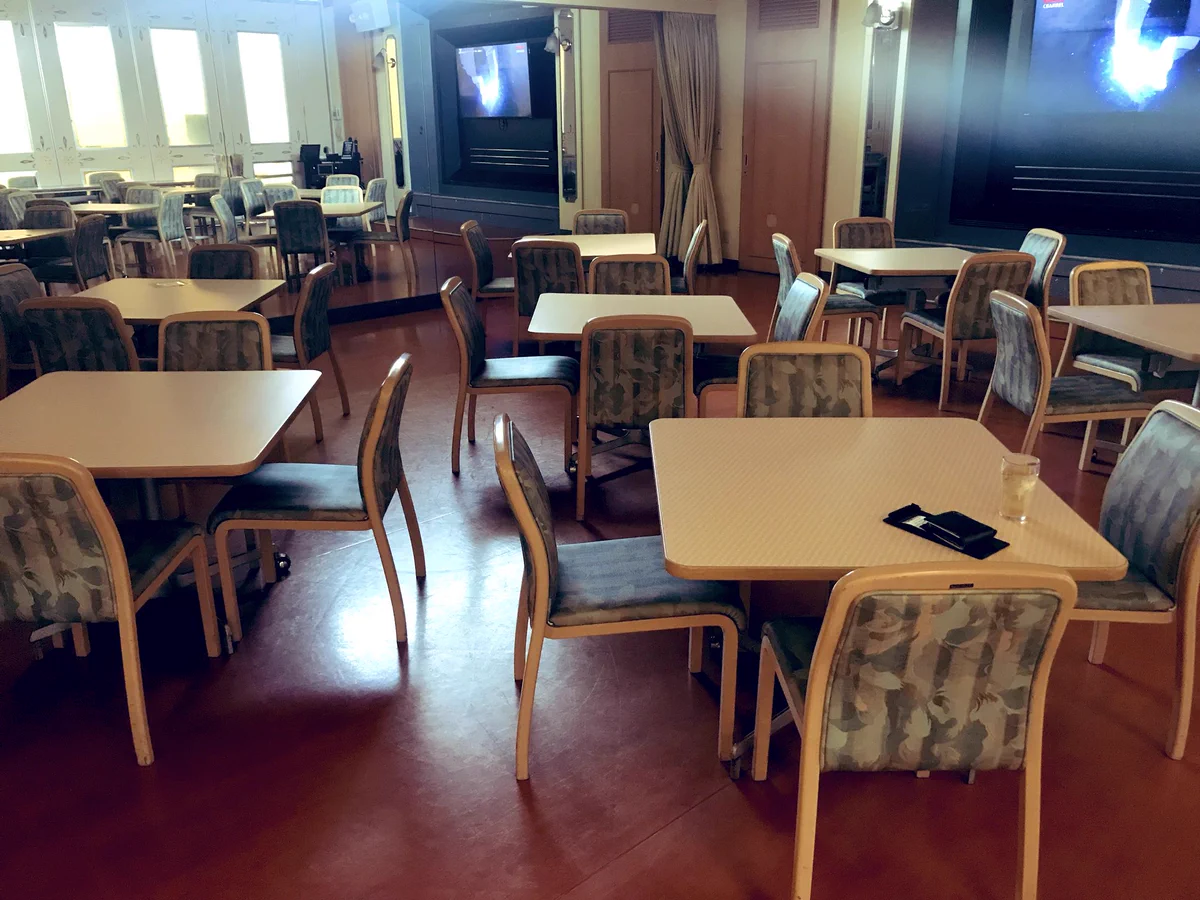 ヒトカラをしに行った結果？史上最大の部屋に通されてしまうwww