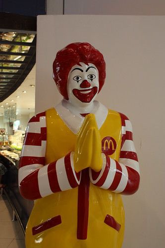 WeJustNerdHere's tweet image. It’s always a cult. Everyone has a cult. Hell, YOU started a cult based around that creepy Thai @McDonalds statue of Praying Ronald that Lusty took on vacation. Can we start a #McDuck cult? Or a #BurgerOfTheDay cult? They would be much more profitable. #CultPodcast