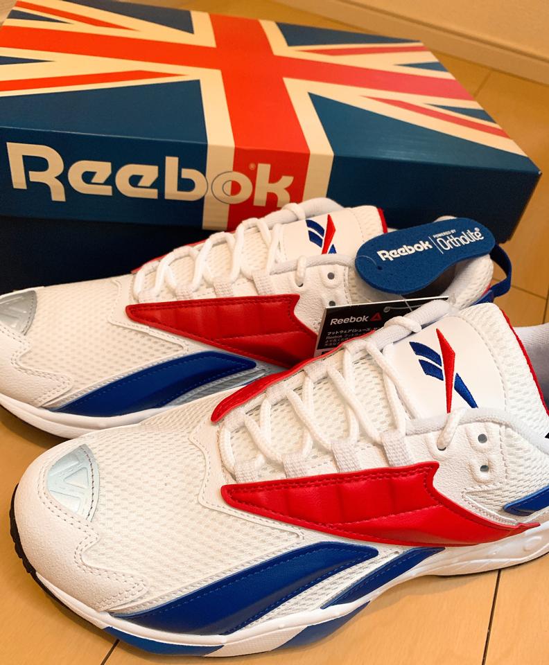 0mochy's tweet photo. 転売ヤーから買ってしまったトリコロールのINTVL96かわョすぎる
#reebok #interval96 #sneaker https://t.co/zMMZCPADRi