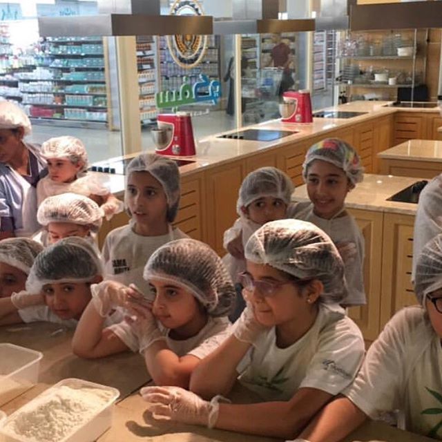 FoodAcademyKw's tweet photo. درس الطبخ في #ذا_فود_اكاديمي في #سيفكو 
Cooking Class in #the_food_academy in @kitchen.raiz saveco #saveco https://t.co/MxFDoq4wcW