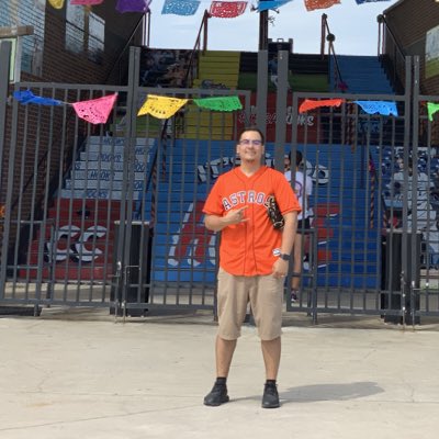 ZachDomo's tweet photo. #SameJersey #NewProfilePic https://t.co/nIbPo4N1aq
