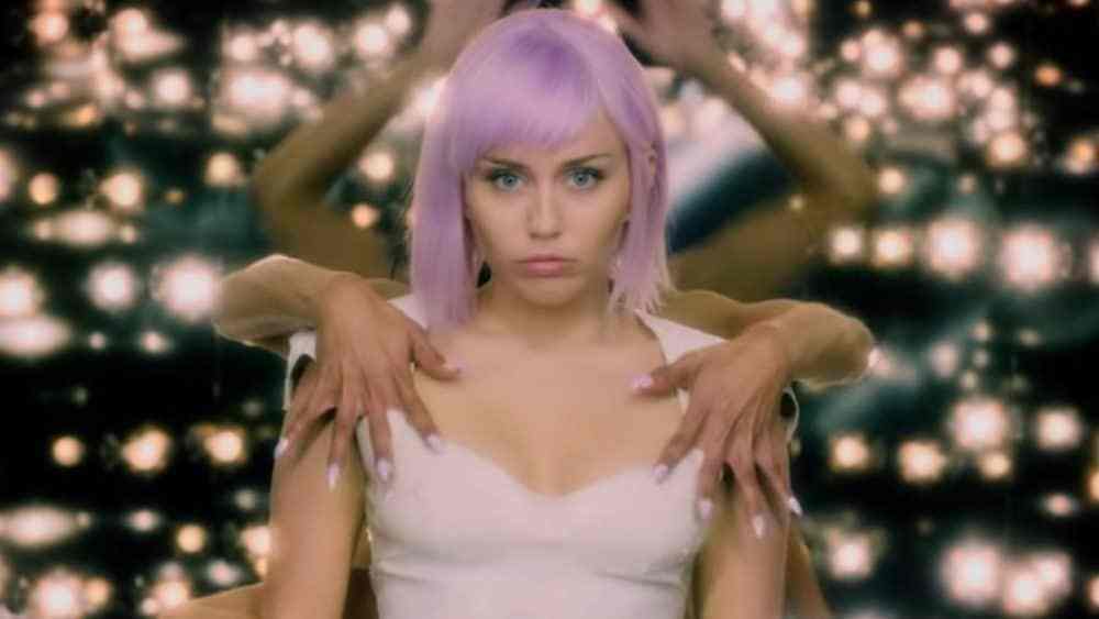 ICN_DJ's tweet photo. Now Streaming on #ICNDJ: Who Goes There Podcast: Ep216 - BLACK MIRROR SEASON 5 - https://t.co/zL2cOuDzGe #ICNStudios https://t.co/BmXF07pY7C