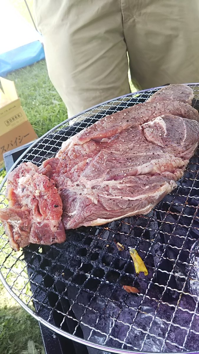 このデカい肉を焼きまーす