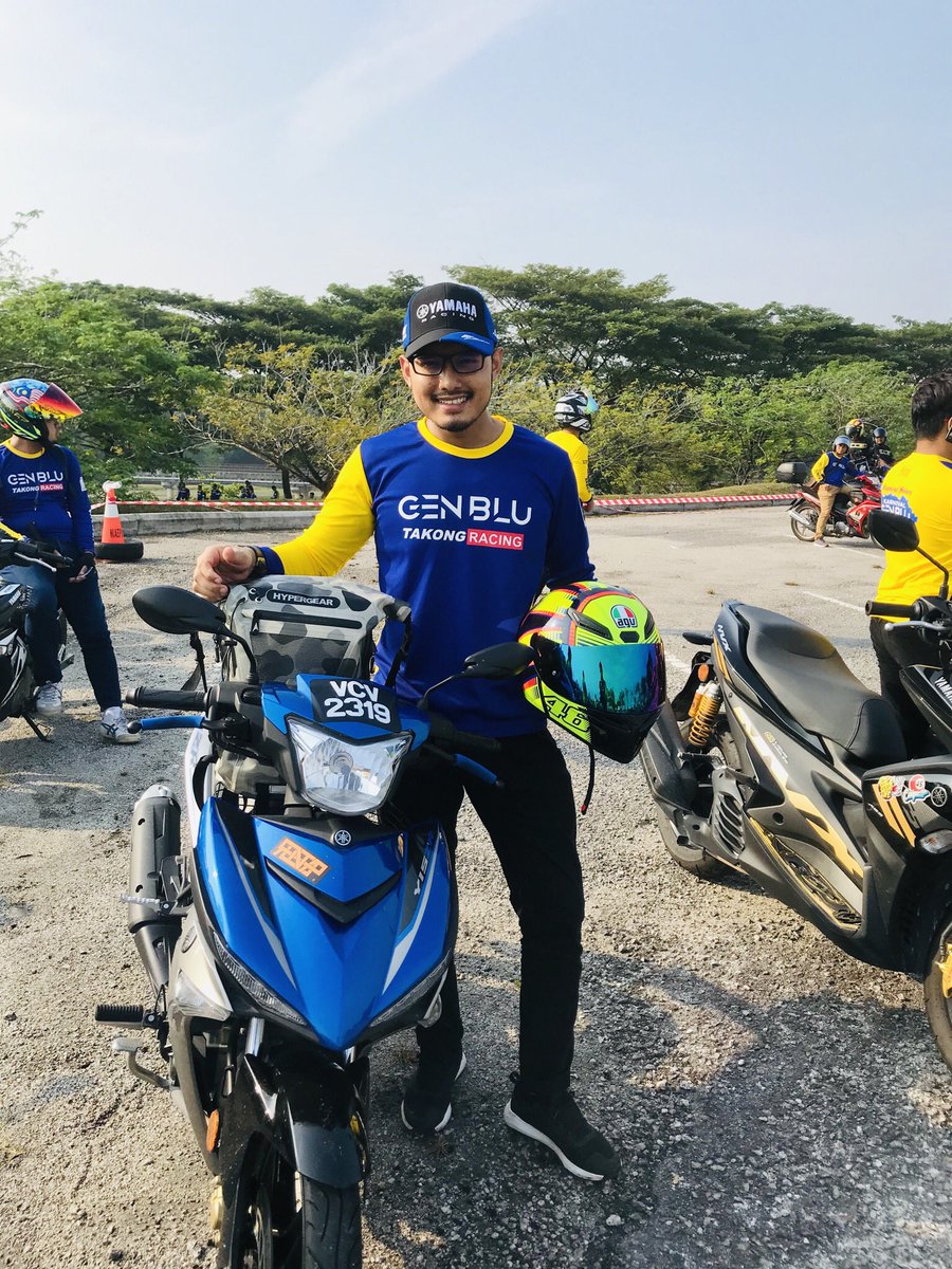 asyraf5954's tweet photo. Kali ni bawak Y15 ke KARNIVAL GEN BLU YAMAHA kat MAEPS, Serdang
4 Ogos 2019

#yamaha 
#genblu 
#y15 
#kapcai 
#monogramstickerbyrentap
#rentapprinting
#r25tidakdilupa 😜 https://t.co/Sq4xIGUFB9
