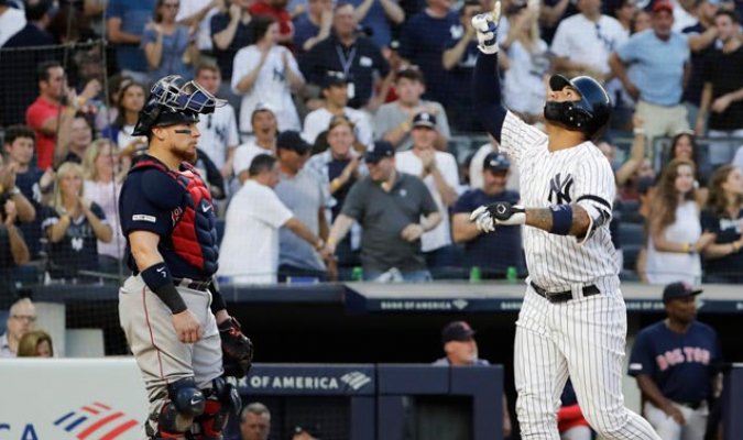 CharlyAlmeidaD's tweet photo. Gleyber Torres la saca por partida doble contra Boston https://t.co/n6FvfbgZGd https://t.co/m5CV4a3rq4