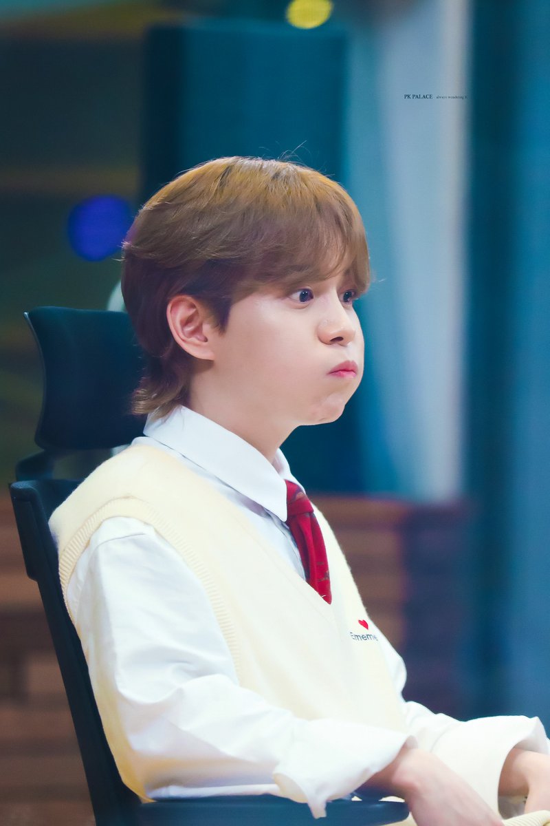 PK_palace's tweet photo. 190802 박경의 꿈꾸는 라디오
[고민사연] 오빠가 너무 잘생겼어요 ,,

#박경 #끙디 #PARKKYUNG @KYUNGPARK1992 https://t.co/sZp7wEXtmf