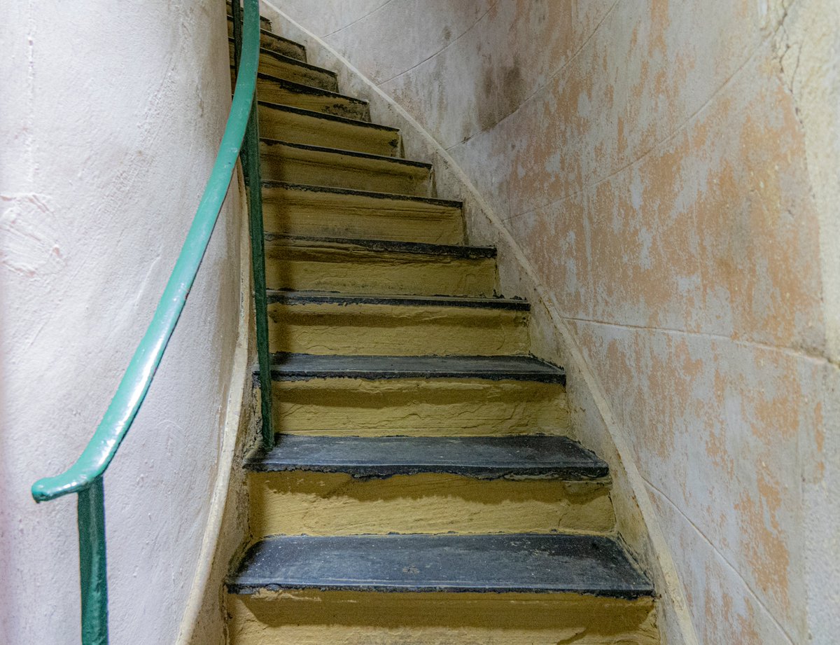 presspicJane's tweet photo. Who lived in a house like this? @longstonelighthouse @trinityhouse_uk thanks to @ShielGeorge #goldengate @SteevNewman #gracedarling @NTNorthd_Coast @nland_uncovered @northcoastaonb @VisitNland  @discovernland #Lighthouse #lighthouses #northumberland https://t.co/p9rssWBPyH