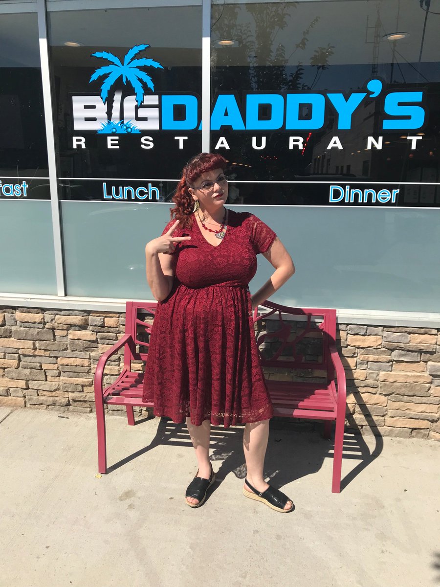 McAmberdawn's tweet photo. Sometimes I’m like maybe I should wear spanx, then I remember I’m great just the way the Goddess made me.
Here is my attempt at those fabulous pinup style bumper bangs, I promised.
I need a tailor. 😂😉
#pinuphairstyles #bumperbangs #bodypositive #modern #rockabella https://t.co/bGOhzPnn4q