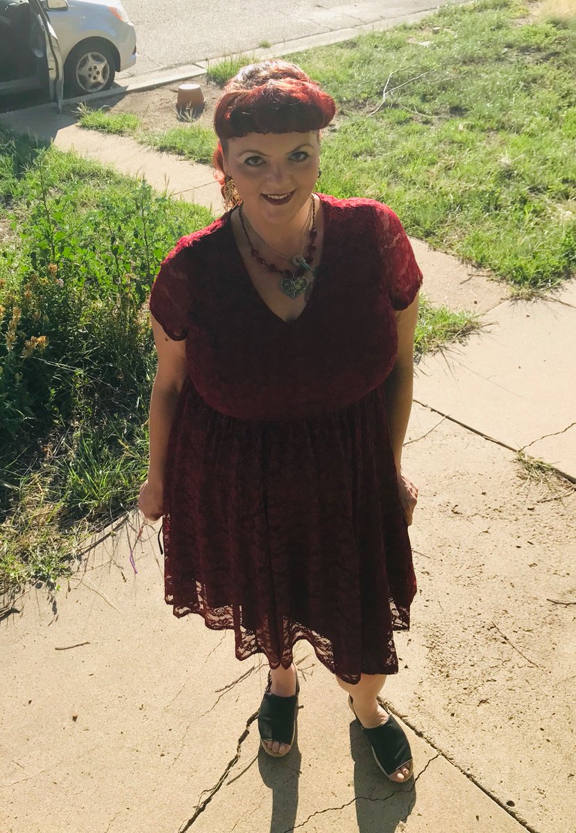 McAmberdawn's tweet photo. Sometimes I’m like maybe I should wear spanx, then I remember I’m great just the way the Goddess made me.
Here is my attempt at those fabulous pinup style bumper bangs, I promised.
I need a tailor. 😂😉
#pinuphairstyles #bumperbangs #bodypositive #modern #rockabella https://t.co/bGOhzPnn4q