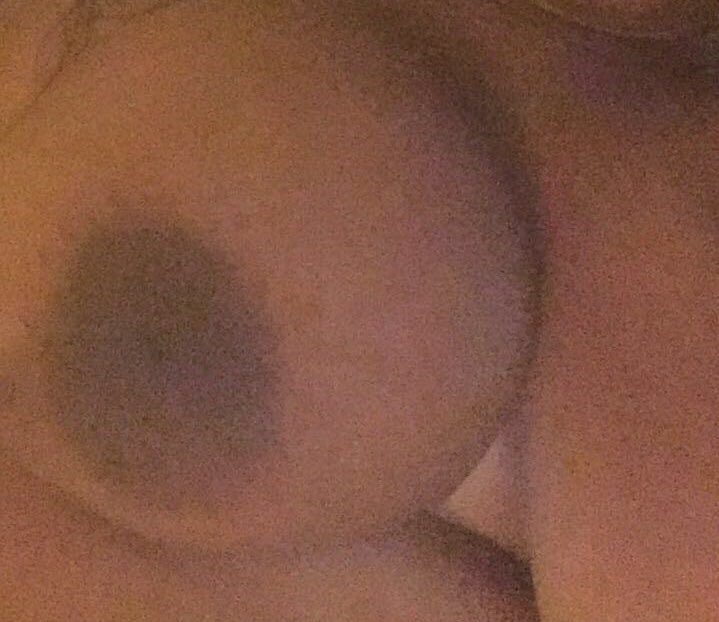 chanice_mia's tweet photo. I love sucking dick , who has a big dick they want me to suck ? Retweet this and we can make a deal 😈😋 #dmme #hornypussy #bigtits #nudesandpicsfor$ #hmu https://t.co/c2CvrccWe9