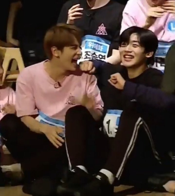 kimyohanation's tweet photo. our ‘99 liners are so cute together 😩💓 https://t.co/beM0HxfivM