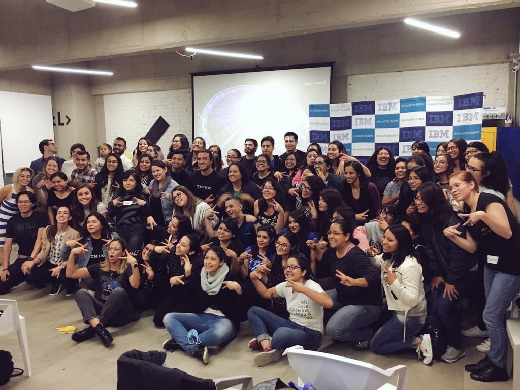 Victoria147org's tweet photo. El entusiasmo, el aprendizaje y la experiencia que hoy se vivió en el cierre de la #IBMWeek ¡fue increíble! Gracias @ibm_mx y @Laboratoriala por la colaboración para hacer esto posible. ⚡ https://t.co/t6uxtqx9he