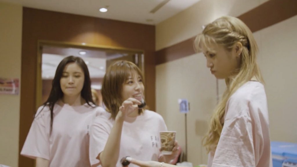 Farahkwon's tweet photo. when the oldest but cute smol miochin calls the young and very tall kaede, “IMOUTO-SAMA”.....my heart just bursts 😆💕 #egpower https://t.co/zuKpw4zqYO