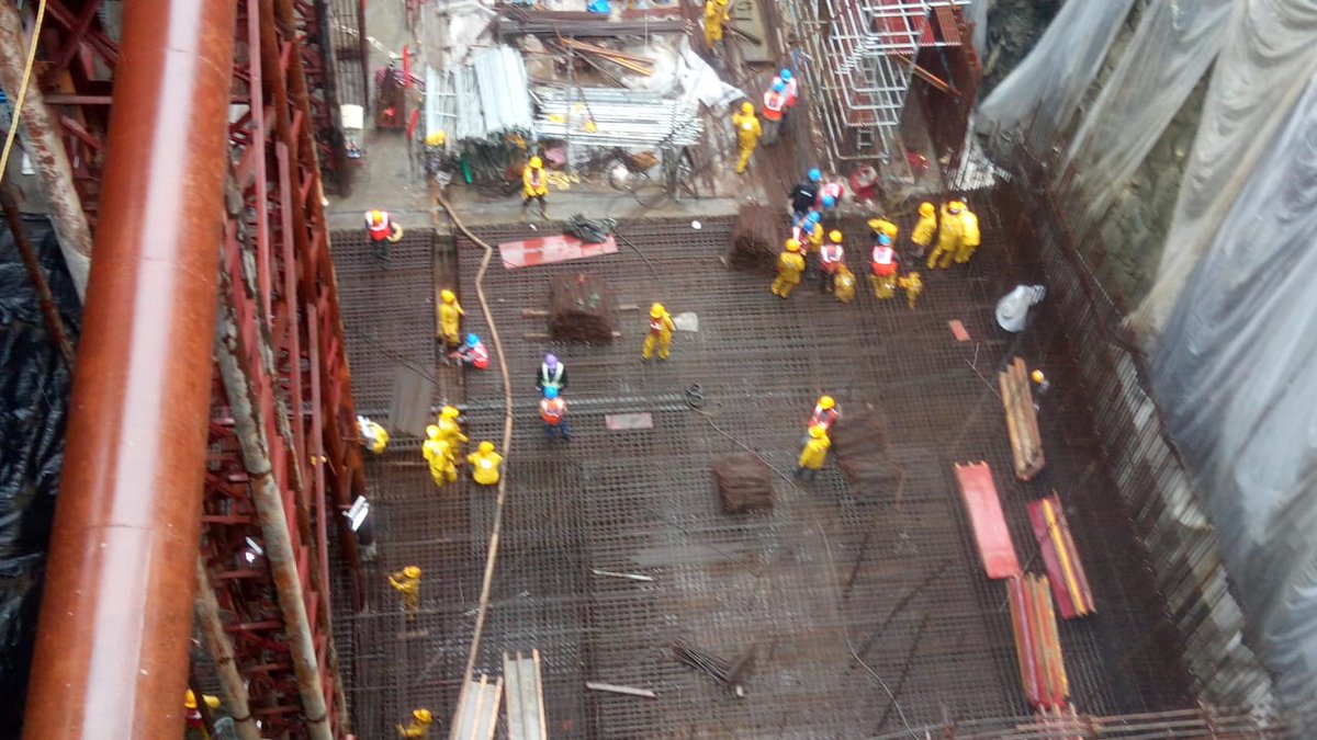 AshwiniBhide's tweet photo. At #Churchagte stn of @MumbaiMetro3 #Package1 team of #LTSE JV completed their 3rd base slab despite heavy rains by pouring 650 cum concrete and taking their tally of base slab completion to 21%. Well done team #MMRC and #MAPLE GC as well. Keep it up. https://t.co/fEISerFZax