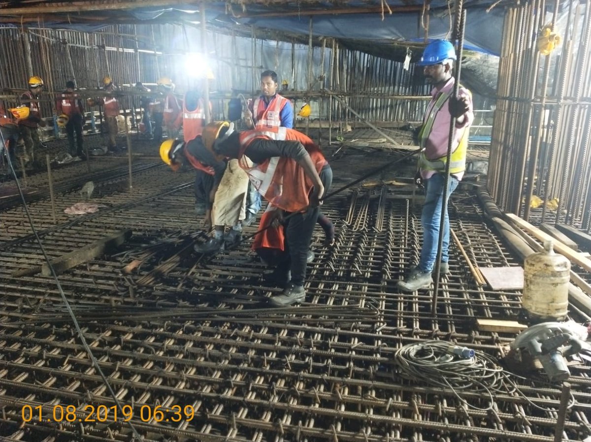 AshwiniBhide's tweet photo. At #Churchagte stn of @MumbaiMetro3 #Package1 team of #LTSE JV completed their 3rd base slab despite heavy rains by pouring 650 cum concrete and taking their tally of base slab completion to 21%. Well done team #MMRC and #MAPLE GC as well. Keep it up. https://t.co/fEISerFZax