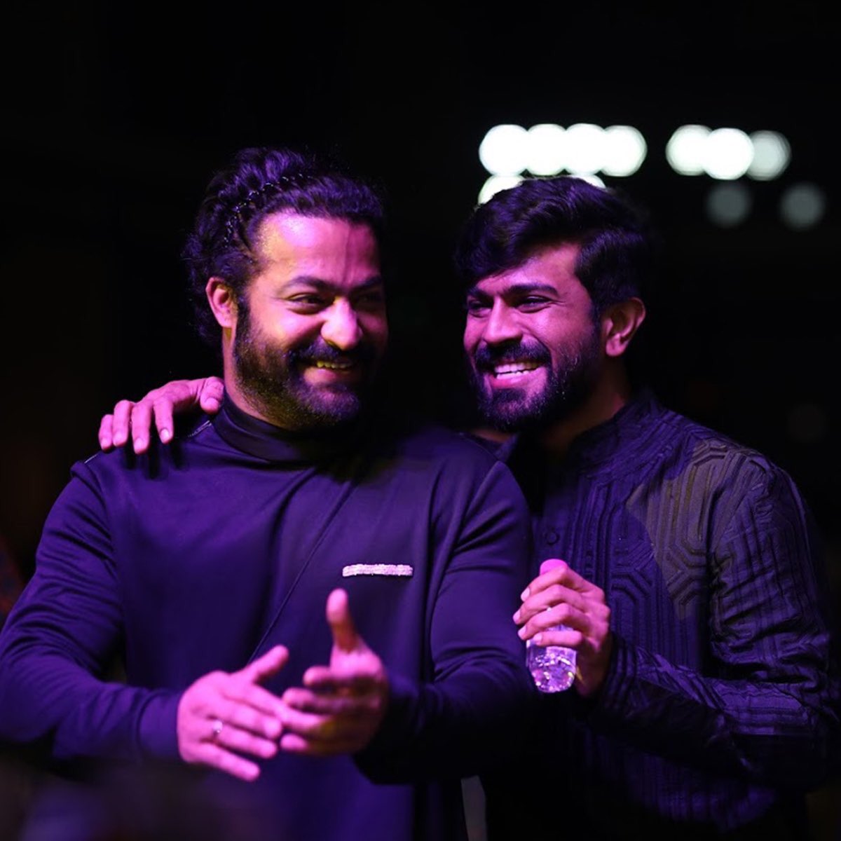 HubCine's tweet photo. Pics of the day
#Tarak #Charan
#RRRYehDosti 

❤❤❤ https://t.co/6HZlYbTqv7