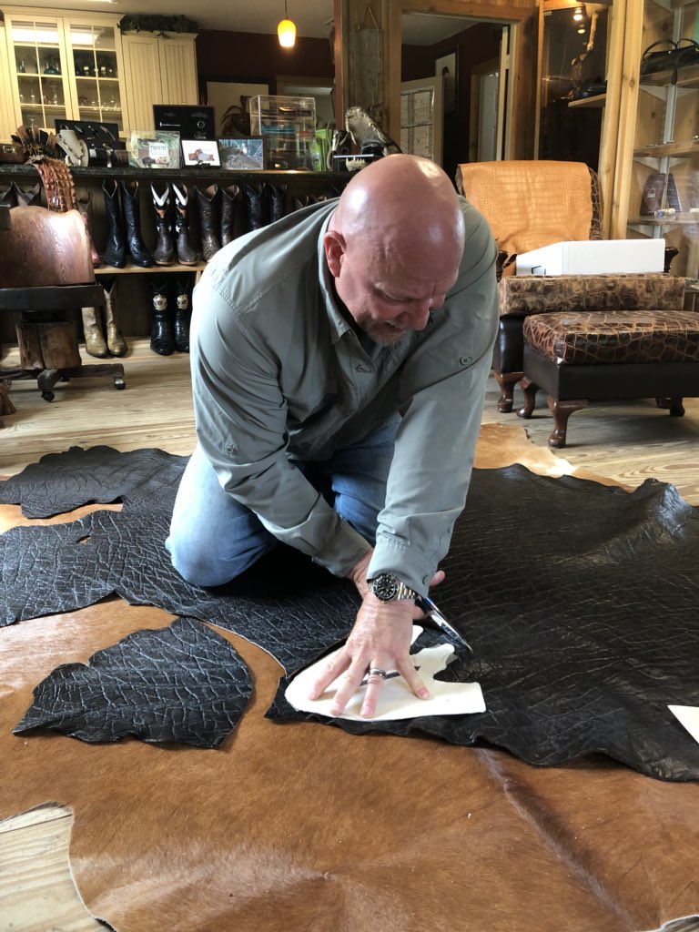 meyer_ranch's tweet photo. Bring us your hide and Bootmaker, Mark Meyer, will help you design your custom boots. #meyerranchboots #customboots #bringyourhide #cowboyboots #boots https://t.co/RjPmLvfzYH