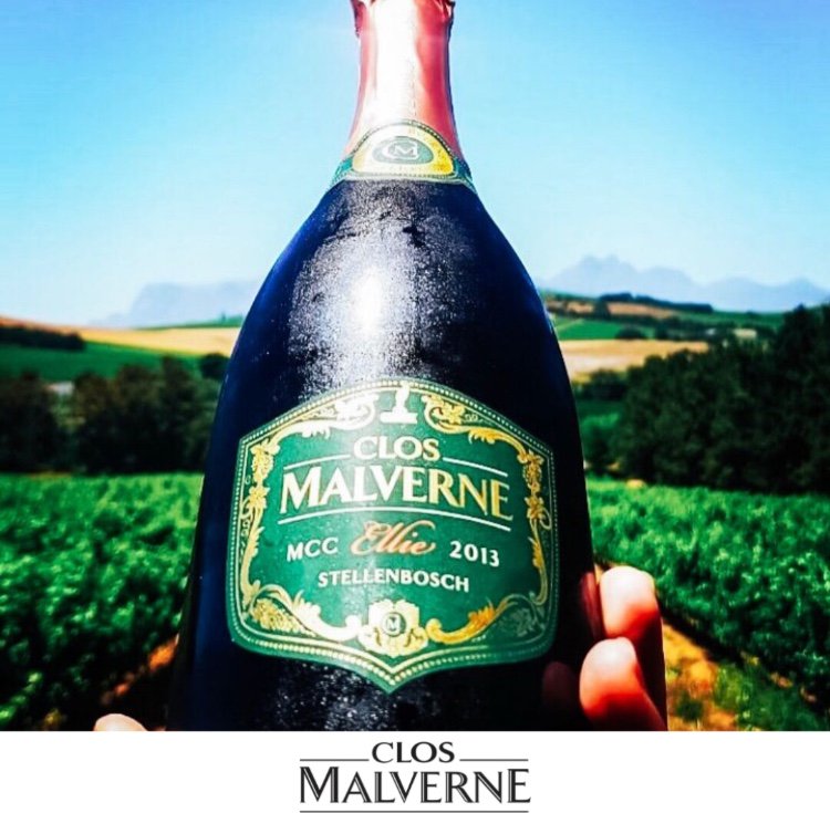 Our Clos Malverne Ellie MCC basking in the Devon Valley sunshine! With saffron and strawberry aromas dominant on the nose combined with a delicate mousse of extra fine bubbles that charm the palate, our Ellie MCC sure is something special. qoo.ly/yxnbw