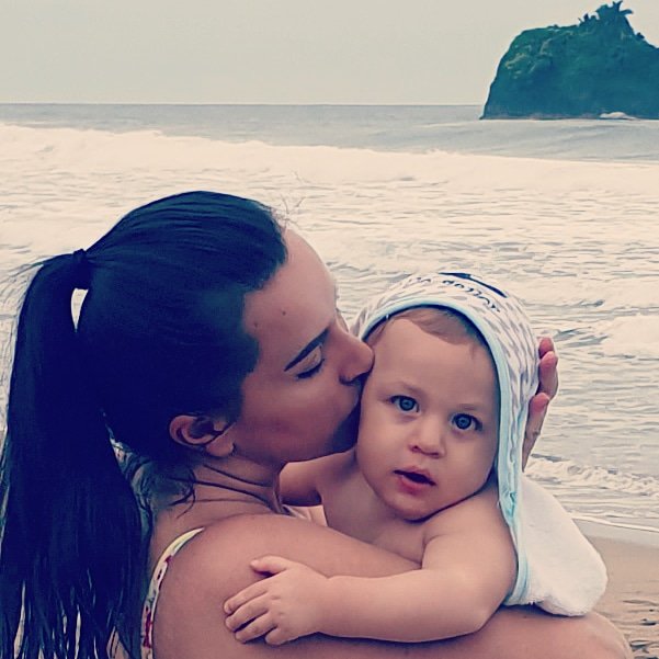 CRRobertoguzman's tweet photo. Mi esposa y mi hijo. ❤️
#Cocles https://t.co/5I38rP4GRA