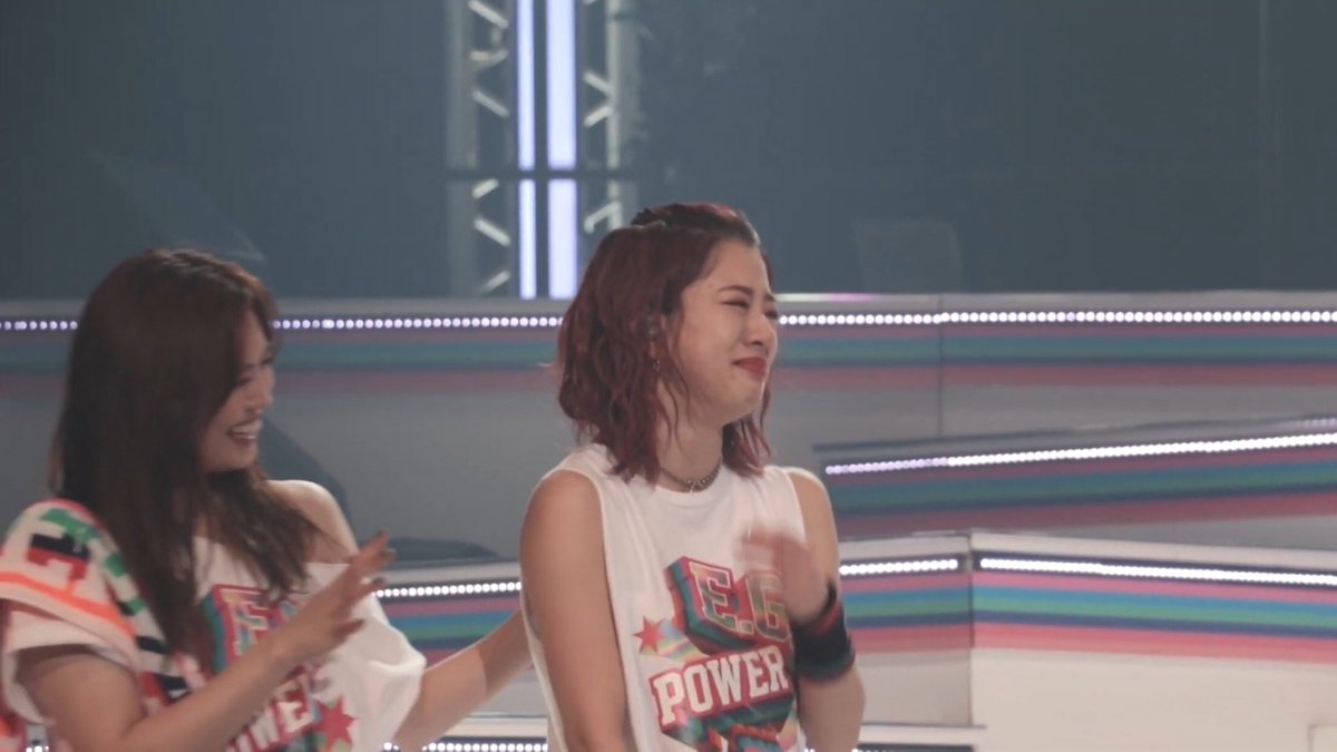 Farahkwon's tweet photo. haruo in her hometown, cries as the audience called out and chanted her name during encore,

seeing her cry, yuzu started crying as well
shizuka-sama: “you have nothing to do with this at all, yuzu” 🤣 #egpower https://t.co/Z0XUeNPC2M