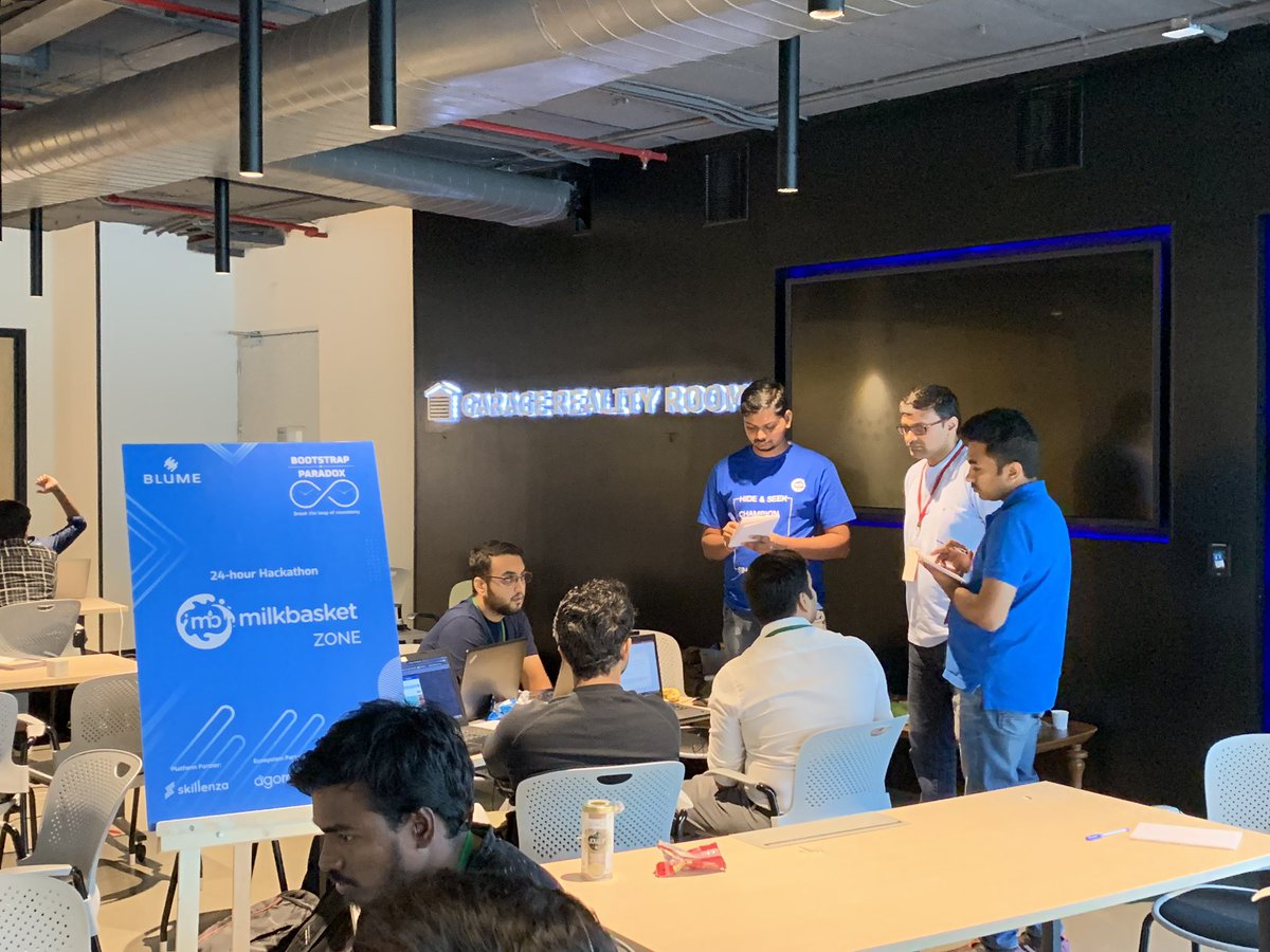 BlumeVentures's tweet photo. Judging is ON! #BootstrapParadox hackathon 
#outcodeyourself https://t.co/c4le7Wzivm
