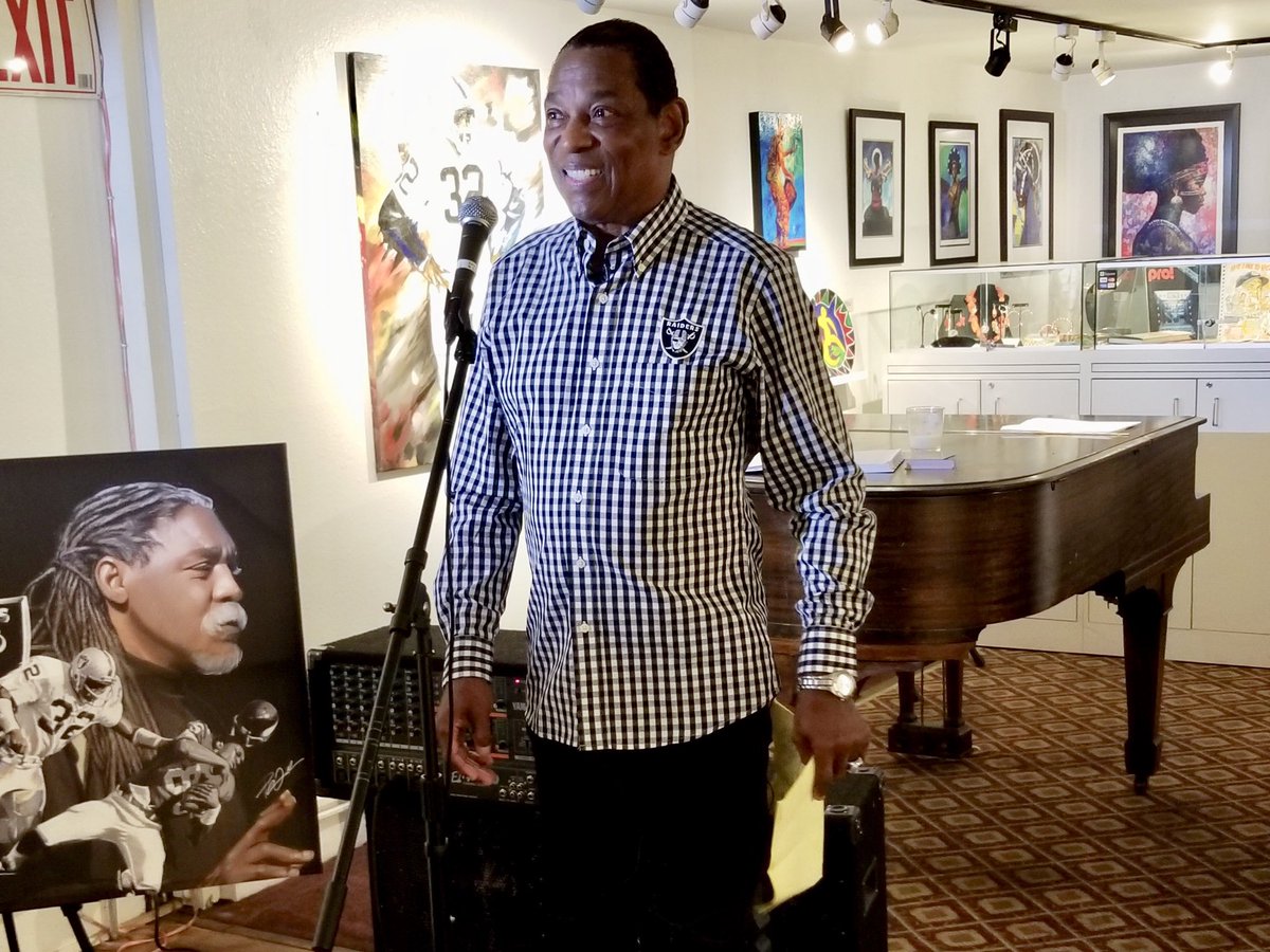jacktatumdocum1's tweet photo. Celebrating the life of Clifford Branch. One of the greatest Raiders of all time, Clifford recognize that speech kills. Rest in peace to a good man.#jacktatumdocumentary #CliffBranch #raiders #oakland #houston #raidernation #silverandblack #justwinbaby #speedkillls https://t.co/CCZpHXBb4X