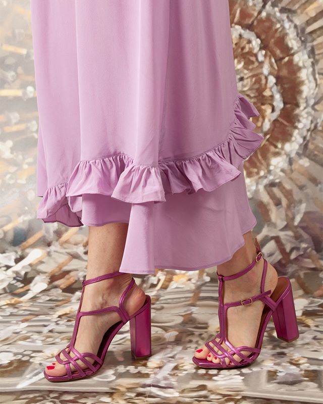 VIOLET VIBES 🤩 #SummerSales -40% -50%
🛍 Place your order via WhatsApp ＋39 349 2693393 ⚡or email ecommerce@waitandsee.it 💌
#WaitAndSeeStyle #RememberToDance #WhatsAppAndSee
#Sandals More on bit.ly/14OLMC8 #waitandseemilan