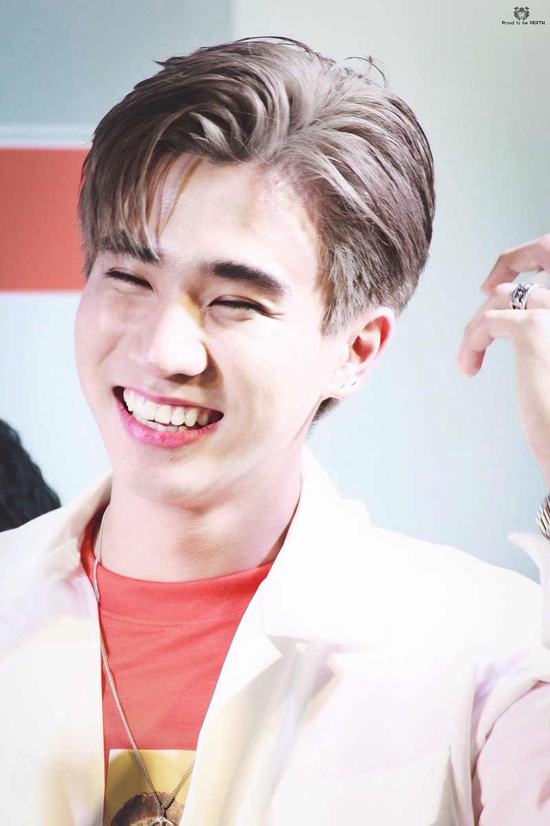 ProudtobePERTH's tweet photo. วันนี้จะได้เห็นยิ้มแบบนี้แล้ว.>< ✌🏻🐯#PerthPlanFMinHaNoi https://t.co/du7odE7aOz