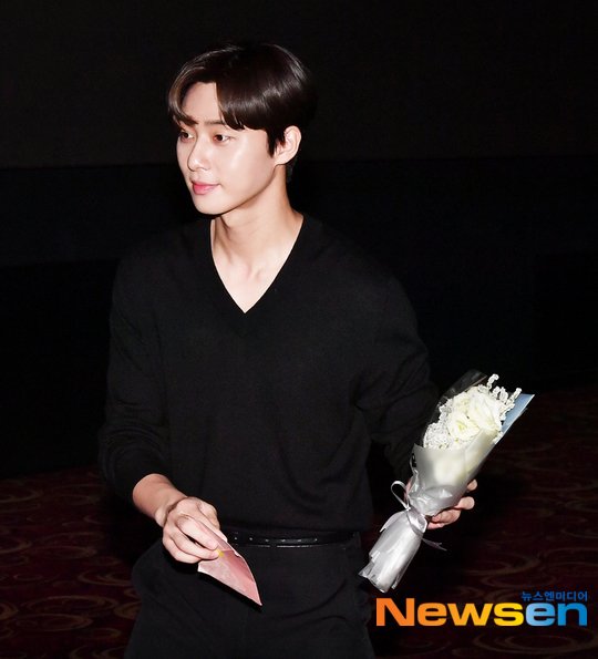 sojjuny88's tweet photo. 박서준 × 영화사자 무대인사
오늘은 더 미친 미모력 하아 ㅠㅠ https://t.co/ql05L7YXbq