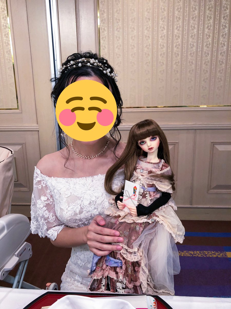 昨日めでたく挙式した友人に、セレスティアルにもささやかなお祝いをさせていただきました
身につけているドレスは、<a href="/PNBdolls/">PNBdolls</a> のcentury romance、ご結婚祝いにぴったりな名前でした♪
新婦本人はセレスティアルよりもめっちゃ綺麗だった！
