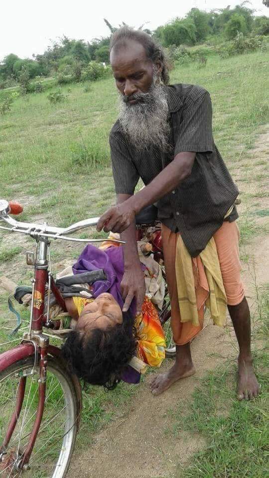 BPPDELNP's tweet photo. यह सिर्फ एक इन्सान का जनाजा नही है !
यह जनाजा हैं " डिजिटल इंडिया " का 
यह जनाज़ा हैं लोकतंत्र का 
यह जनाज़ा हैं वेतहाशा रफ्तार से दौड़ते विकास का ...... 😠😠😠😠 https://t.co/lIF1NcPb6L