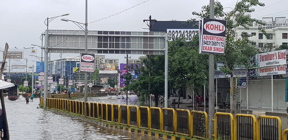 aadeezZ's tweet photo. Water logging in wakad
#PCMC  #punerains  #monsoon #mumbai #wakad #baner #Pune https://t.co/y5NsXVQ7v6