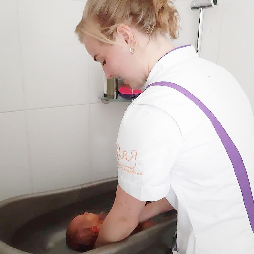 kraamzorglanged's tweet photo. Anne at work!
Zorgzaam en vol liefde
Ze draagt bij aan een goede en fijne start. Op de foto met Jans.
Fijne dag allemaal!
#ikzorg #kraamzorg #geboortezorg #love #passie #professionelezorg #kraamverzorgende https://t.co/RCM8vwpPlk