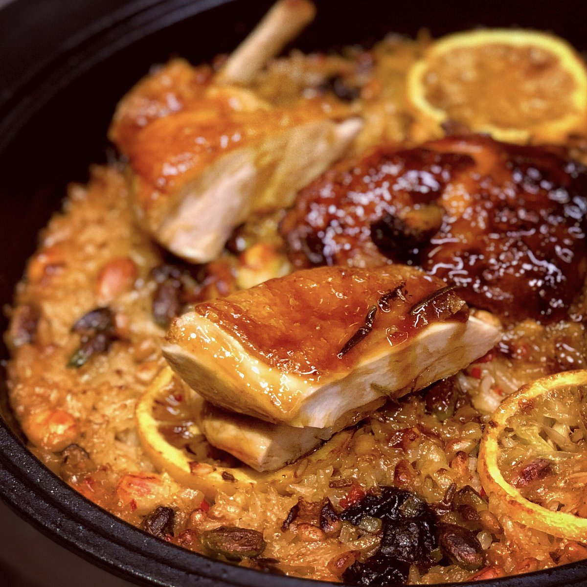 TziovarasD's tweet photo. #Chicken #tajine «Μυρωδάτο αργοψημένο κοτόπουλο με έναν ξεχωριστό συνδυασμό υλικών & ιδιαίτερα μπαχαρικά, που το κάνουν εξωτικό και μοναδικό».Ένα φαγητό που ξεχωρίζει,στο εστιατόριο #salonicarestaurant του ξενοδοχείου @makedonia_palace που επιμελείται ο Chef #EvaggelouSotiris https://t.co/m8TcuttP93
