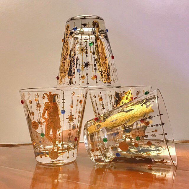 RootlessRoutes's tweet image. ⚜️👑Mardi Gras 👑⚜️
Culver Glass on deep discount in the shop today. These make for fantastic whiskey glasses. Just add a shot or 2 of @knobcreek Some of the rarest &amp;amp; most coveted glasses for your #barwarecollection by #culverglassware Only a few mint sets left at Lightly Sauc…