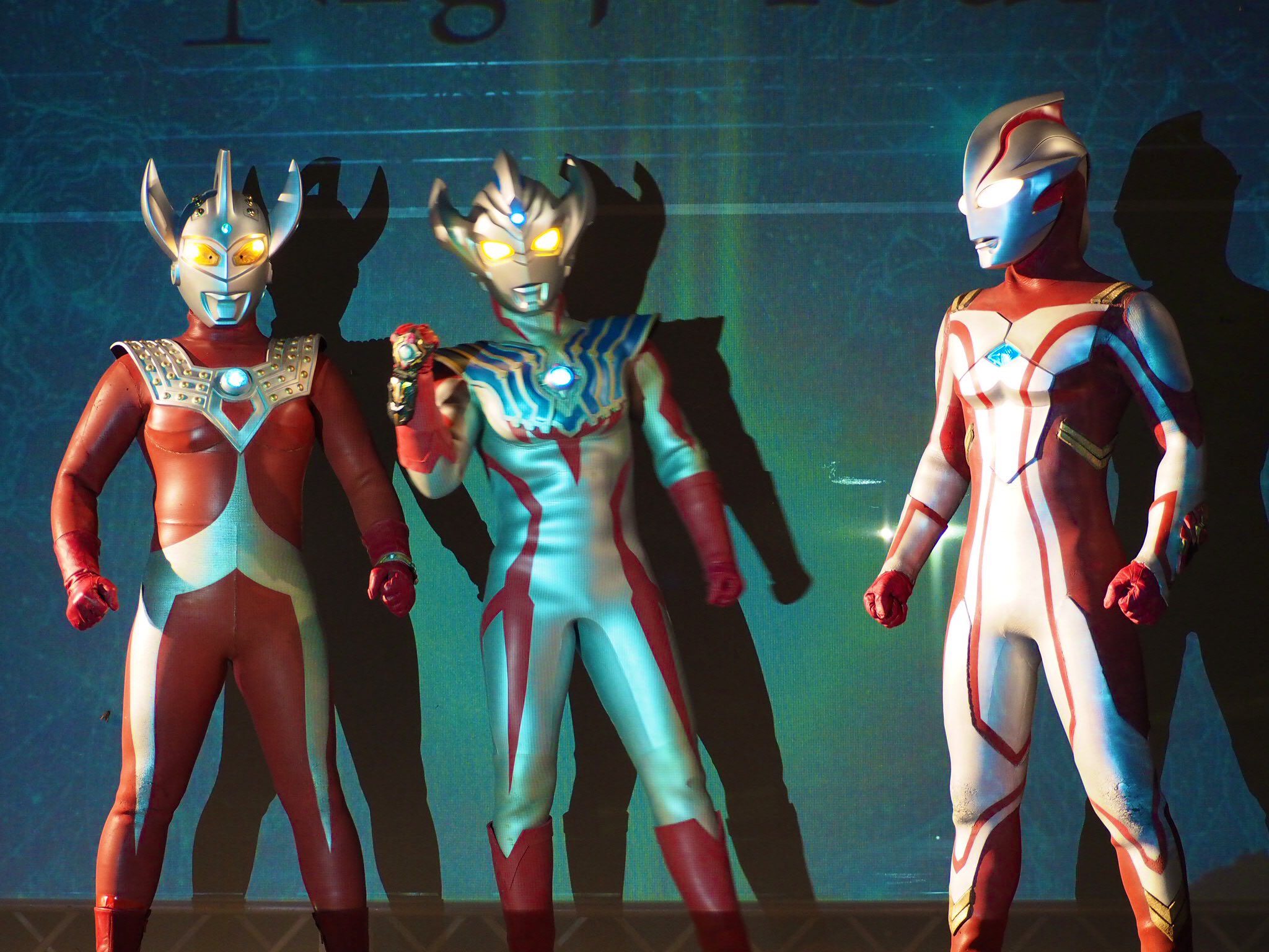 きなこ 19 8 3 ウルトラスターパーティin阿智村 プロジェクションマッピングとウルトラマンの組み合わせが大変幻想的なショーでした ウルトラマンタイガ ウルトラマンメビウス ウルトラマンタロウ 下はショー内容 T Co Em1tvtqdew Twitter きなこ 19 8 3 ウルトラスターパーティin阿智村 プロジェクションマッピングとウルトラマンの組み合わせが大変幻想的なショーでした ウルトラマンタイガ ウルトラマンメビウス ウルトラマンタロウ 下はショー内容 T Co Em1tvtqdew Twitter
