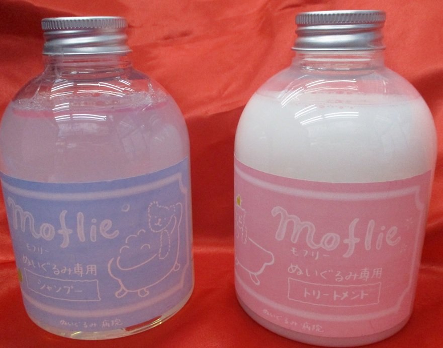 電話予約受付中 アニメイト秋葉原本館 おすすめ商品情報 4階a館にて Moflie モフリー より ぬいぐるみ 専用 トリートメント シャンプー デオトラントシャワー おしみとりケア が販売中 大切なぬいぐるみに使用して もふもふ ふわふわな肌触りに