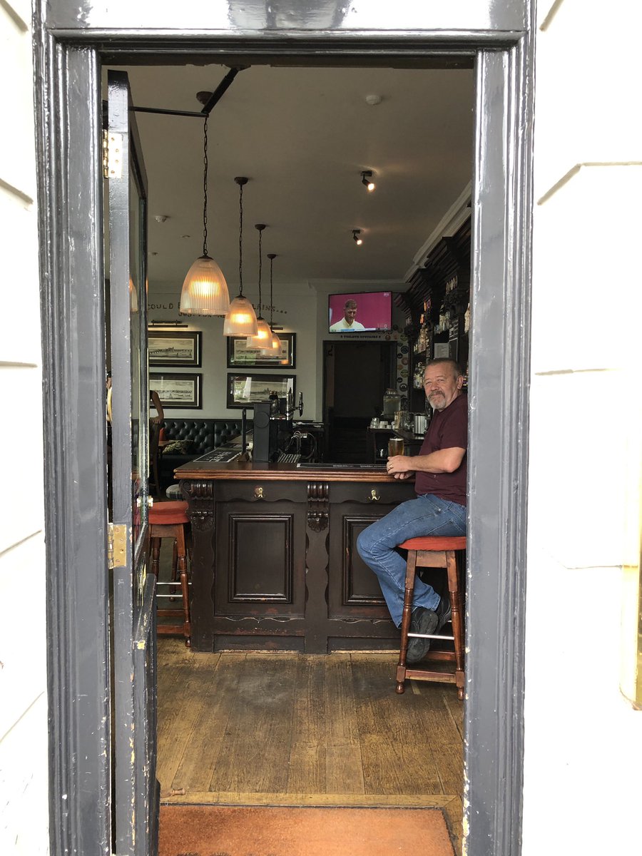 The Hansom Cab tweet media