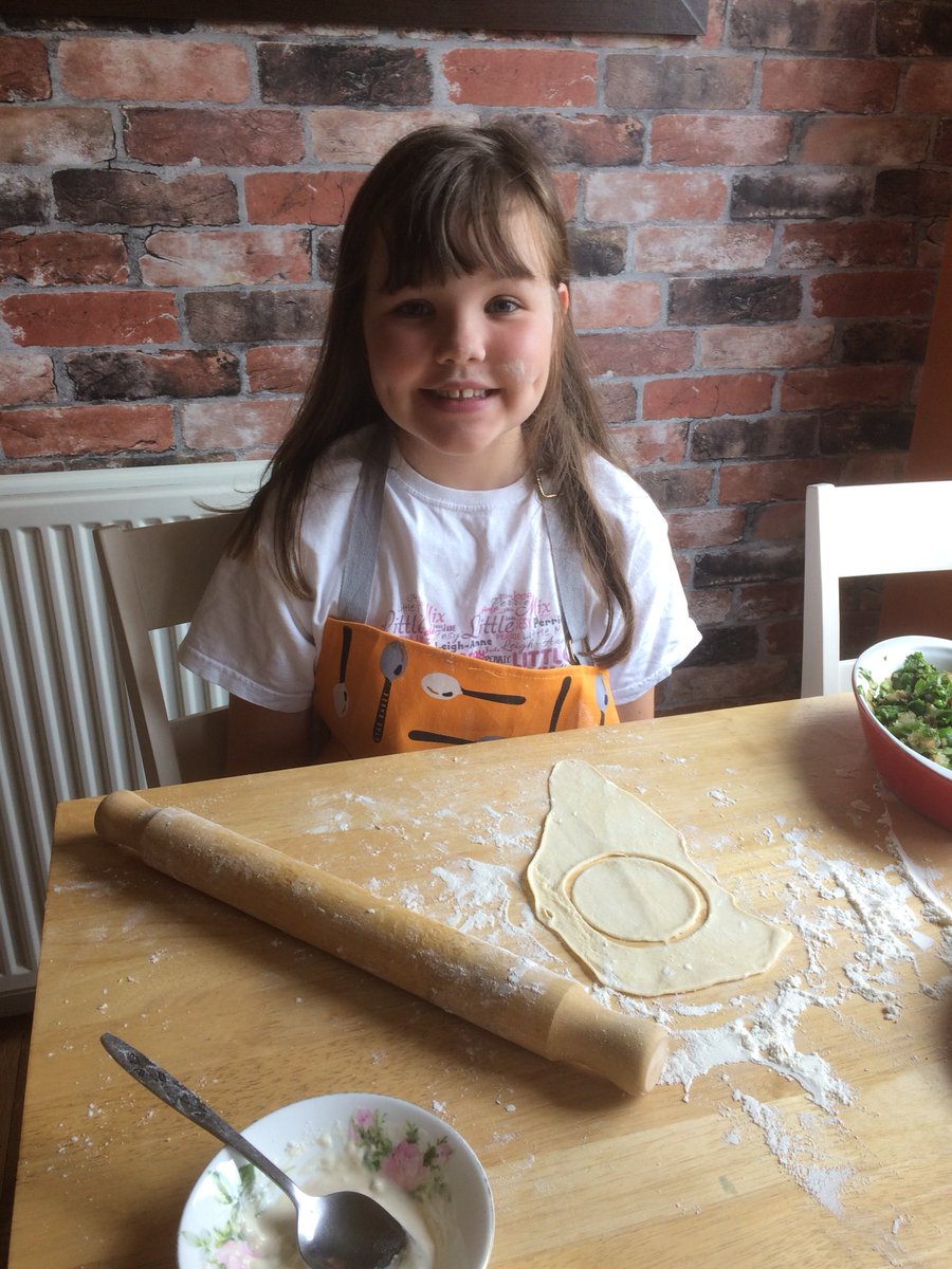susancbrown73's tweet photo. @PrueLeith #GBBO making samosas from GBBO recipe book.   Yum Yum https://t.co/IIw8GleAN5