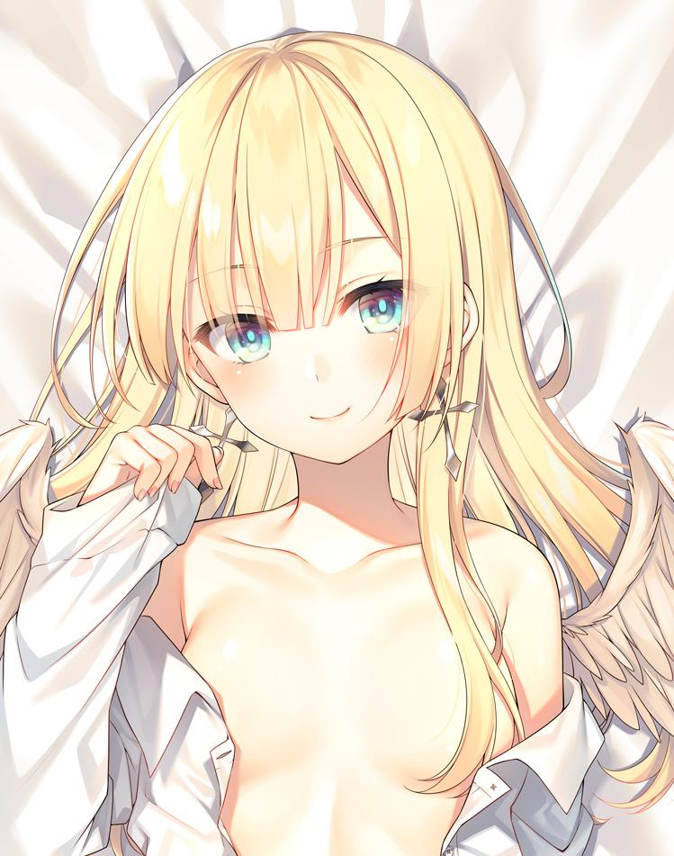Anime girl with blonde hair and green eyes