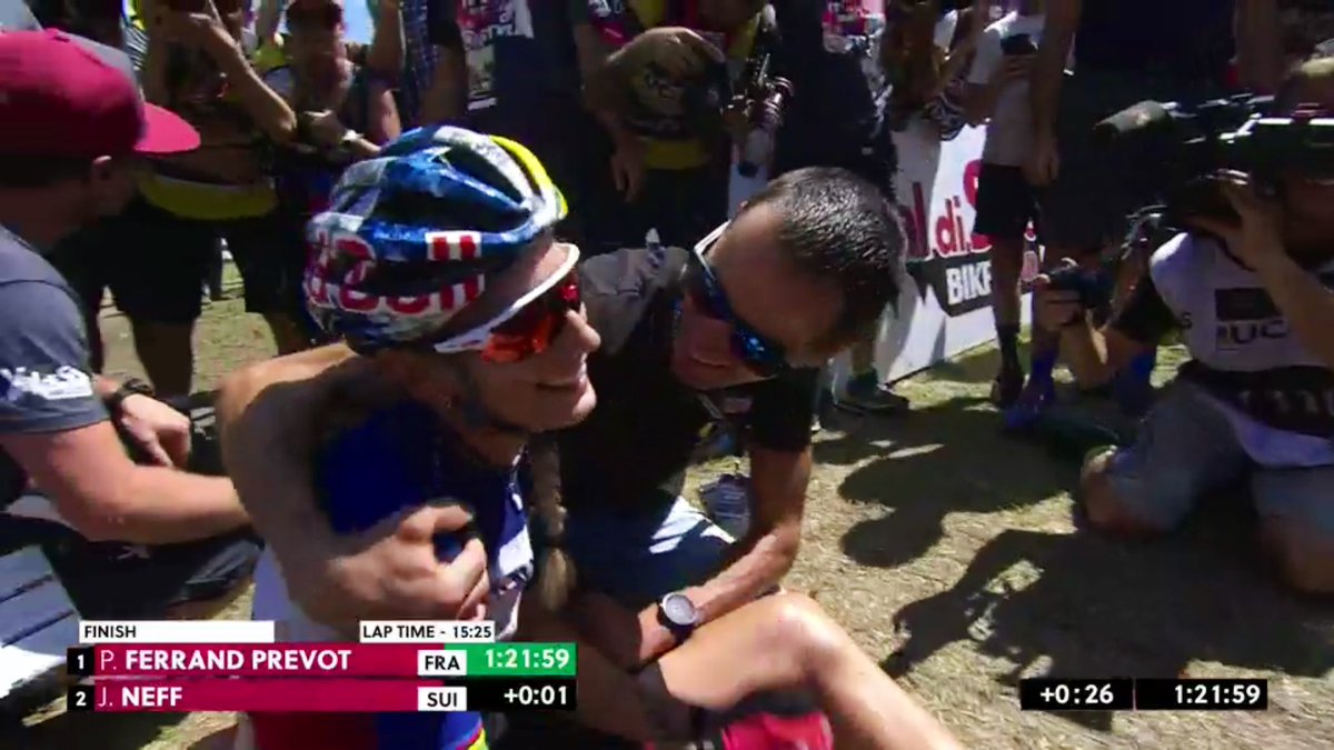 sportsF3CA's tweet photo. #MBWorldCup #UCI_MTB Pauline @FERRANDPREVOT s'impose au sprint, en force, lors de l'épreuve de #ValDiSole !!! Elle devance la Suissesse @jolandaneff
📷: #RedBullTV
@France3CA https://t.co/PzFo7e1YTy