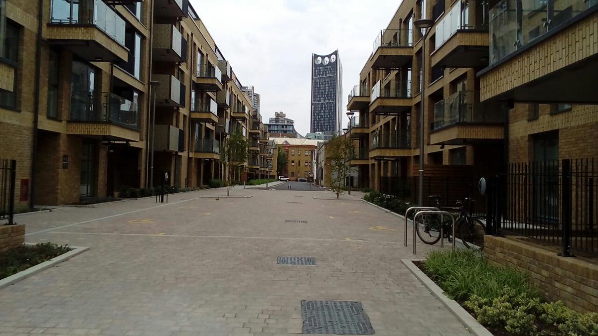 WalworthSociety's tweet image. Walking route now open between Penrose St and Manor Place as part of the SE17 Manor Place Depot redevelopment by @NHGhousing &amp;amp; @DurkanUK . @lb_southwark #lowline route nearly complete along the railway arches...also looks close to being open.